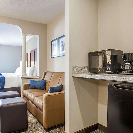 Comfort Suites West Warwick - Providence Buitenkant foto