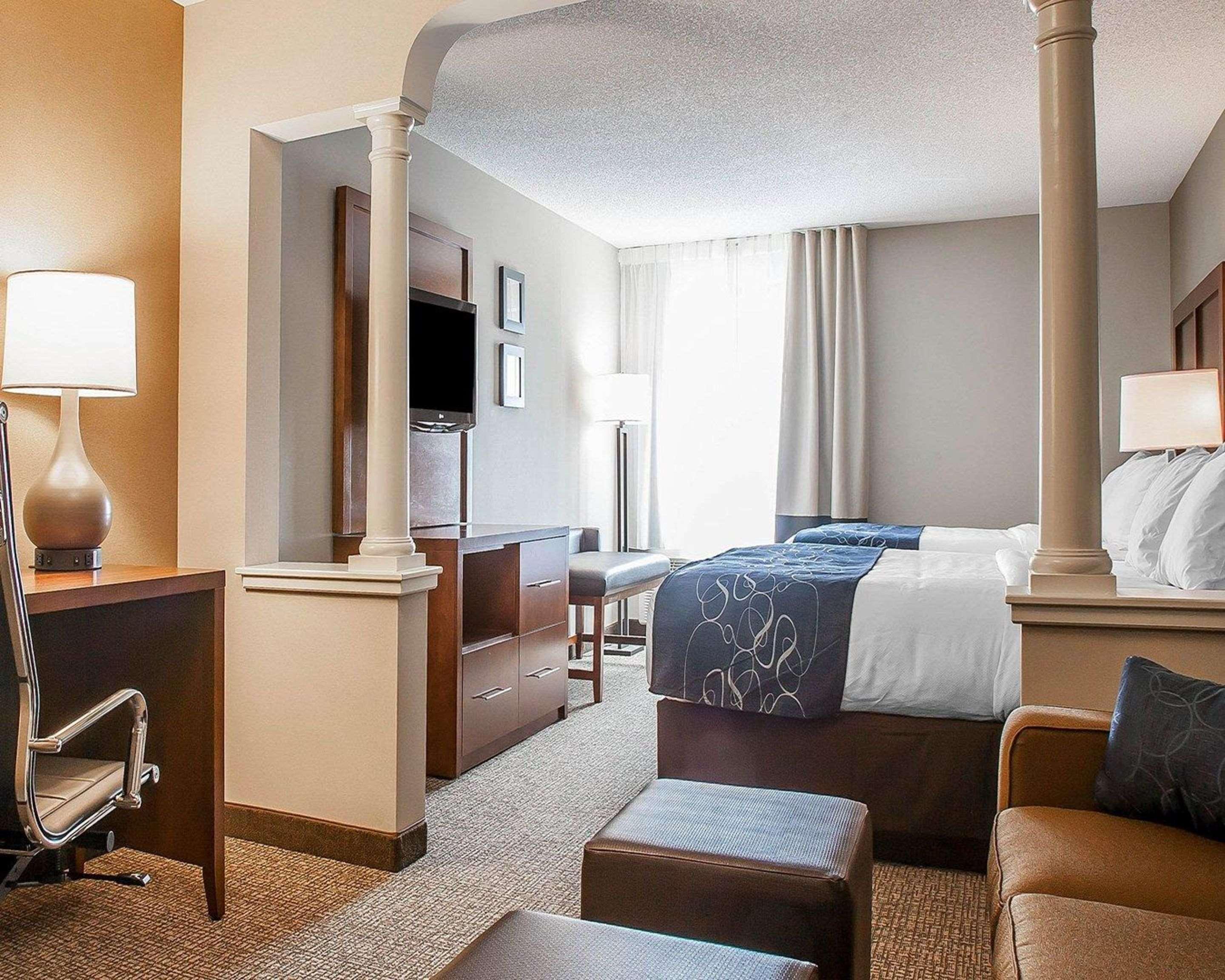 Comfort Suites West Warwick - Providence Buitenkant foto