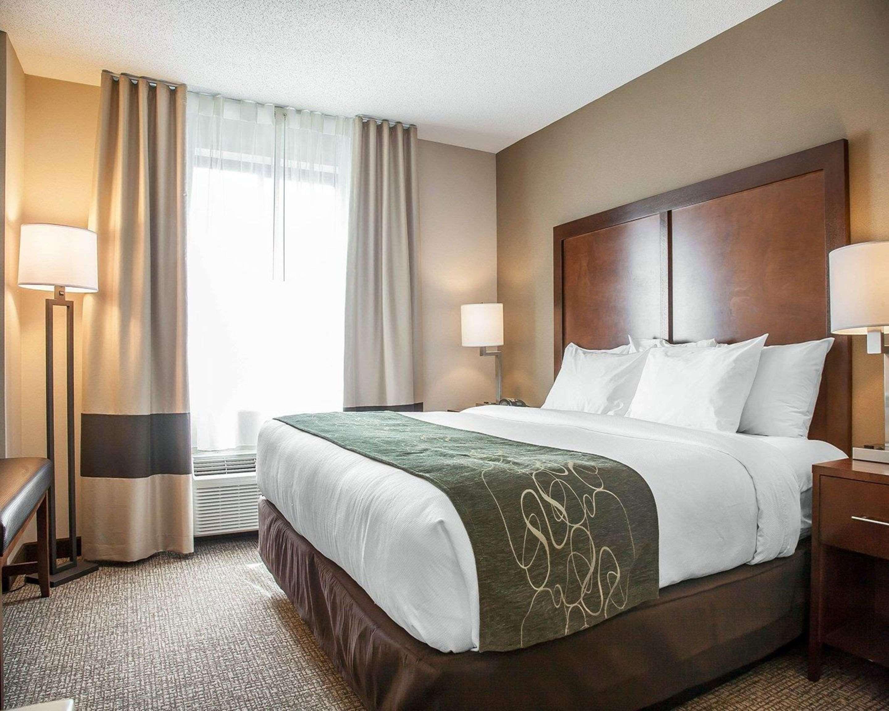 Comfort Suites West Warwick - Providence Buitenkant foto