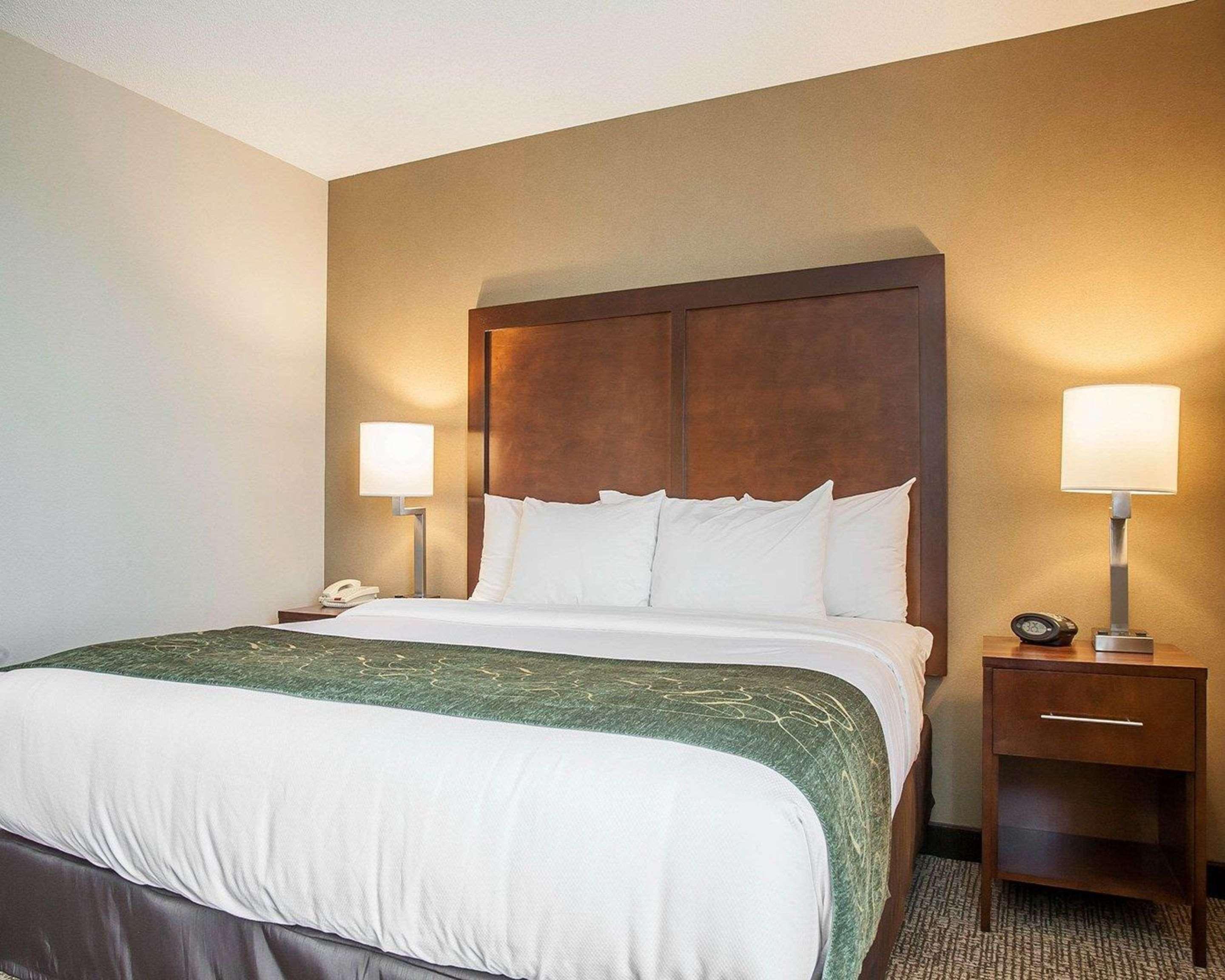 Comfort Suites West Warwick - Providence Buitenkant foto