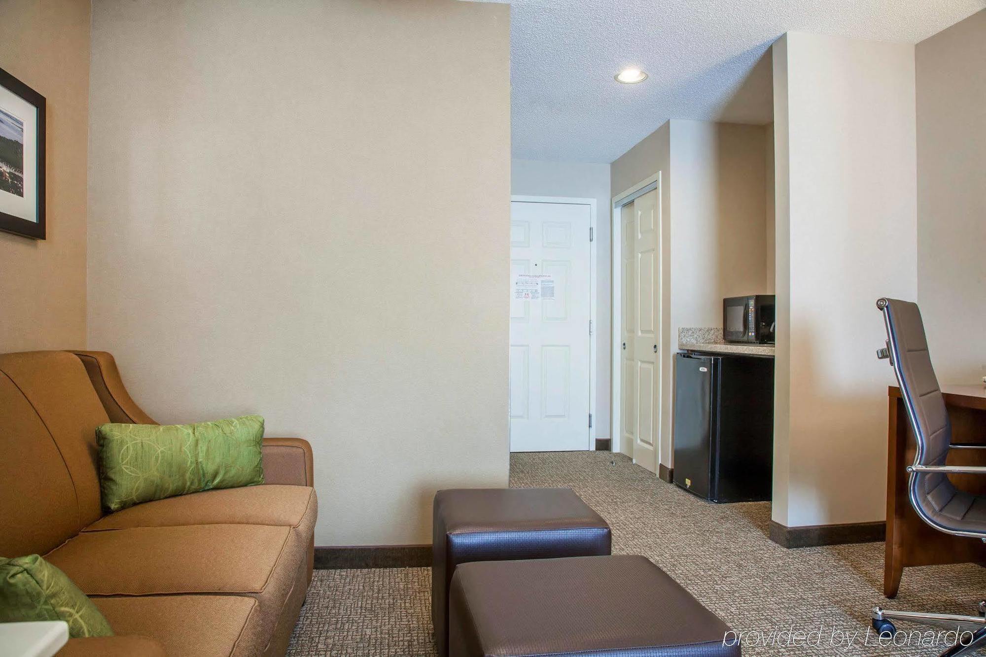 Comfort Suites West Warwick - Providence Buitenkant foto